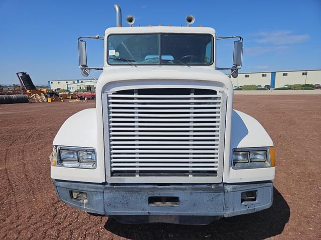 Image of Freightliner FLD120 equipment image 1