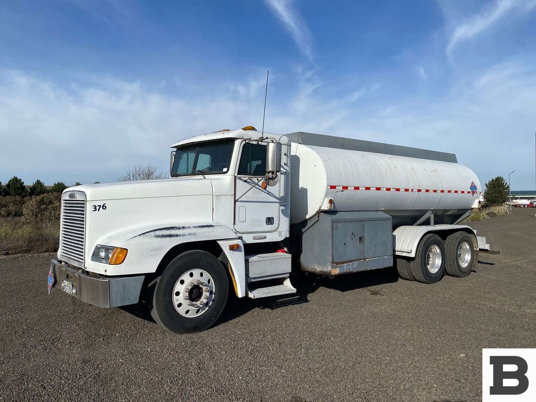Image of Freightliner FLD120 Primary image