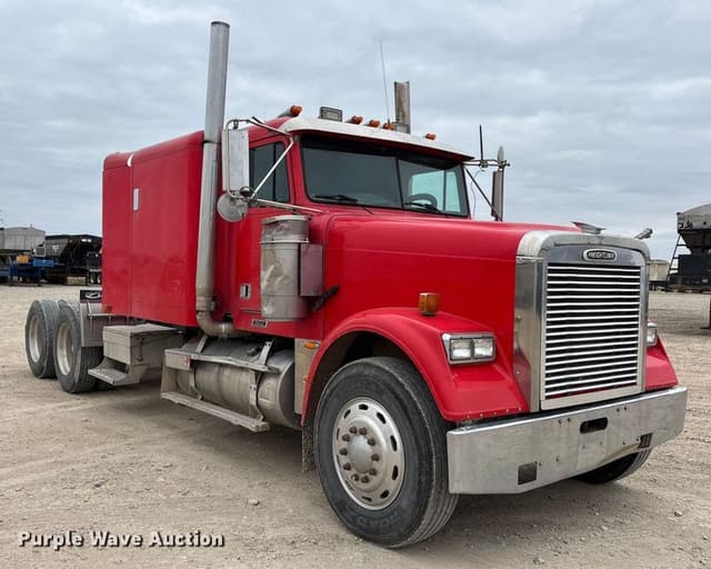 Image of Freightliner FLD120 equipment image 2