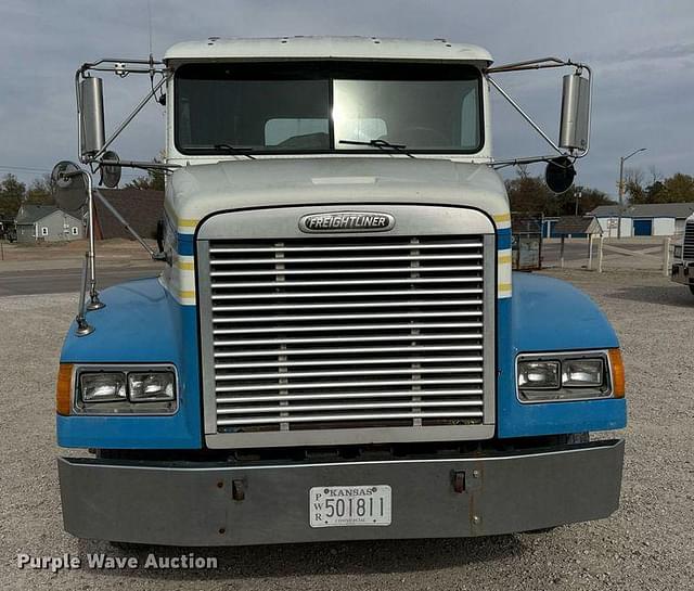 Image of Freightliner FLD120 equipment image 1