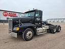 2001 Freightliner FLD120 Image