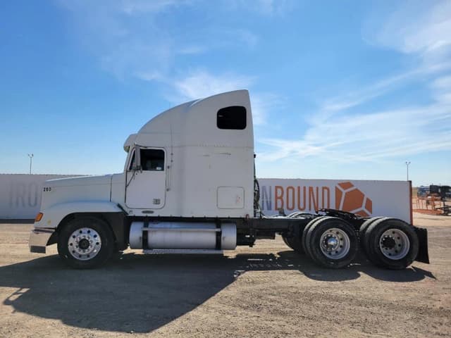 Image of Freightliner FLD120 equipment image 1