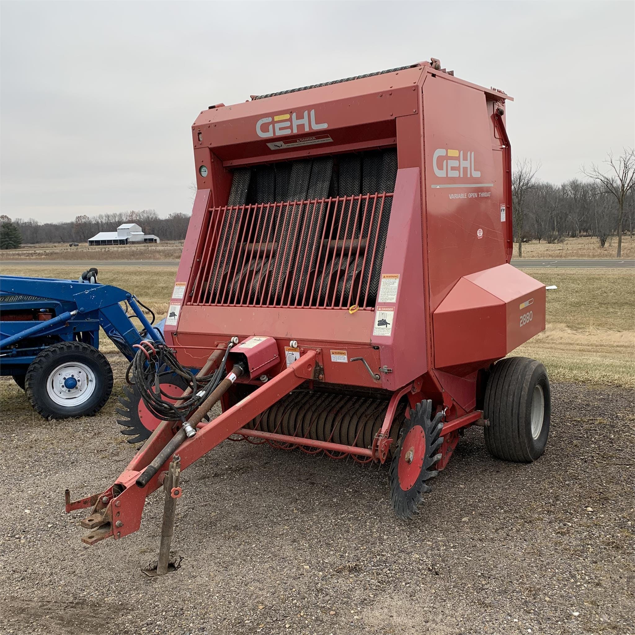 2001 Gehl 2880 Equipment Image0