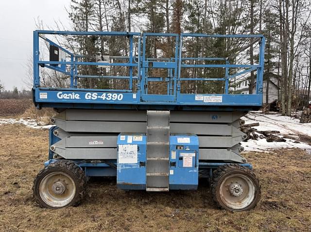 Image of Genie GS-4390 equipment image 1