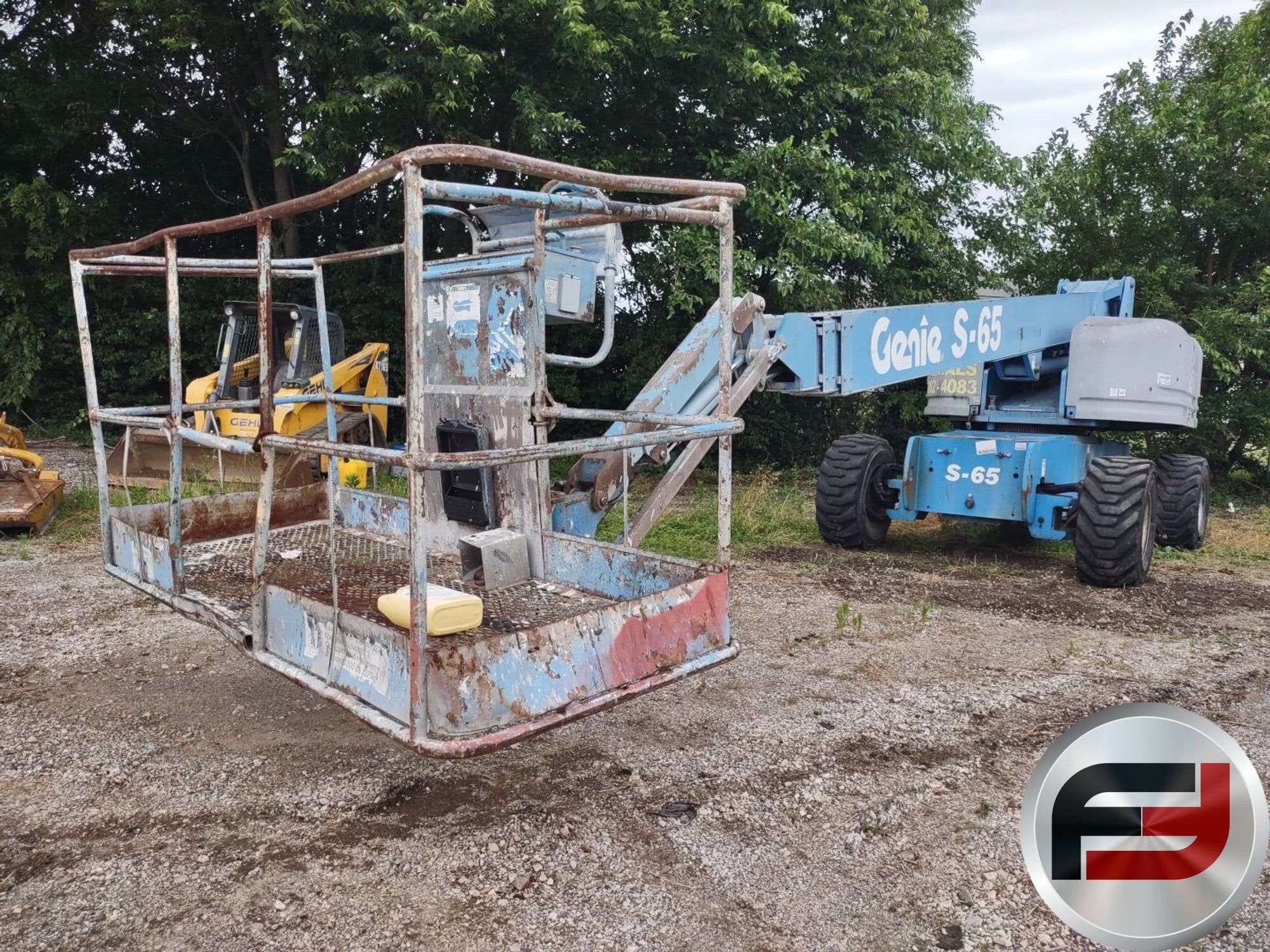 2001 Genie S-65 Equipment Image0