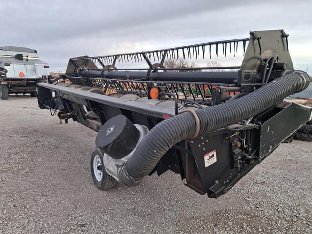 Image of Gleaner 800 equipment image 3