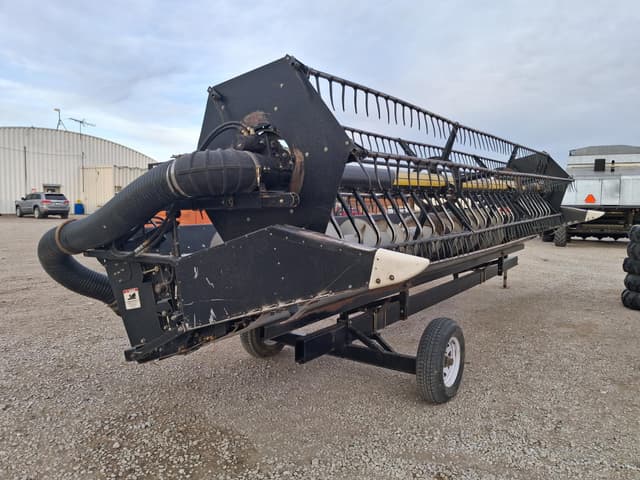 Image of Gleaner 800 equipment image 1