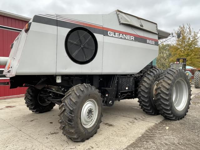 Image of Gleaner R62 equipment image 1