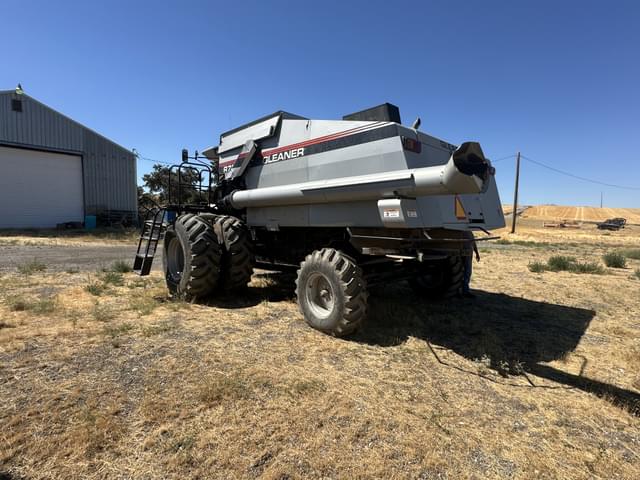 Image of Gleaner R72 equipment image 3