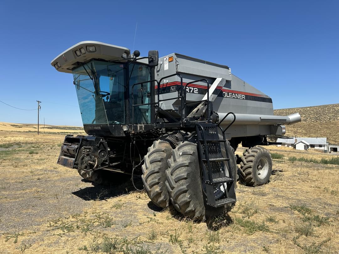 Image of Gleaner R72 Primary image