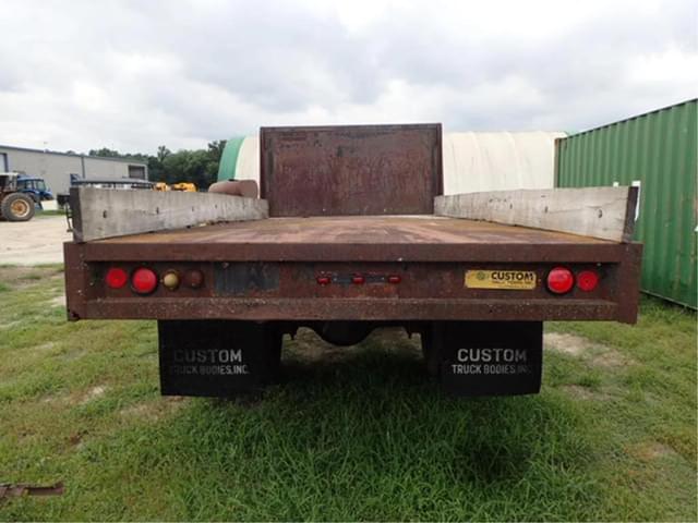 Image of GMC C6500 equipment image 3