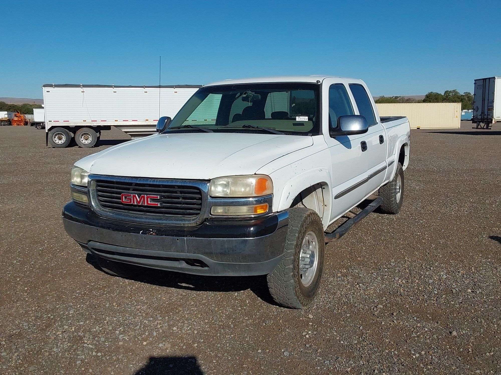 2001 GMC 2500 Equipment Image0
