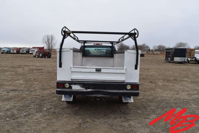 Image of GMC 2500HD equipment image 4