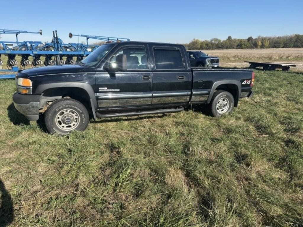 2001 GMC 2500HD Equipment Image0