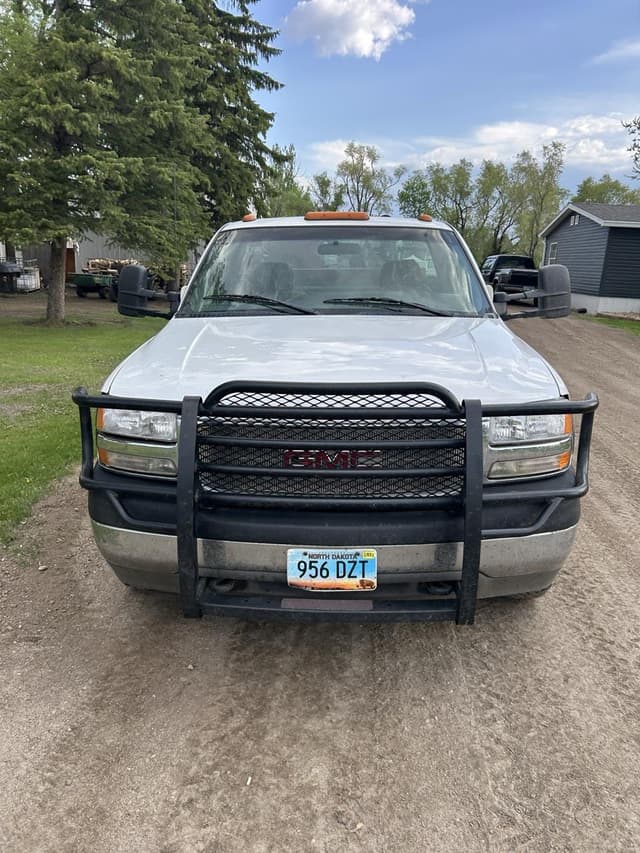 Image of GMC 3500 equipment image 1