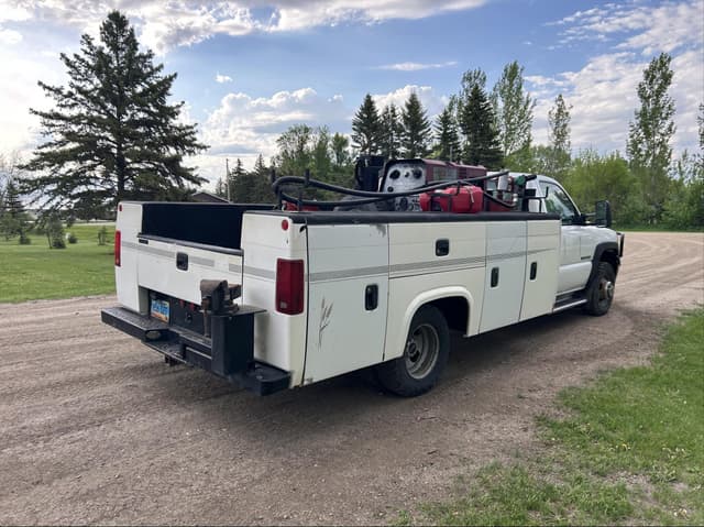 Image of GMC 3500 equipment image 4