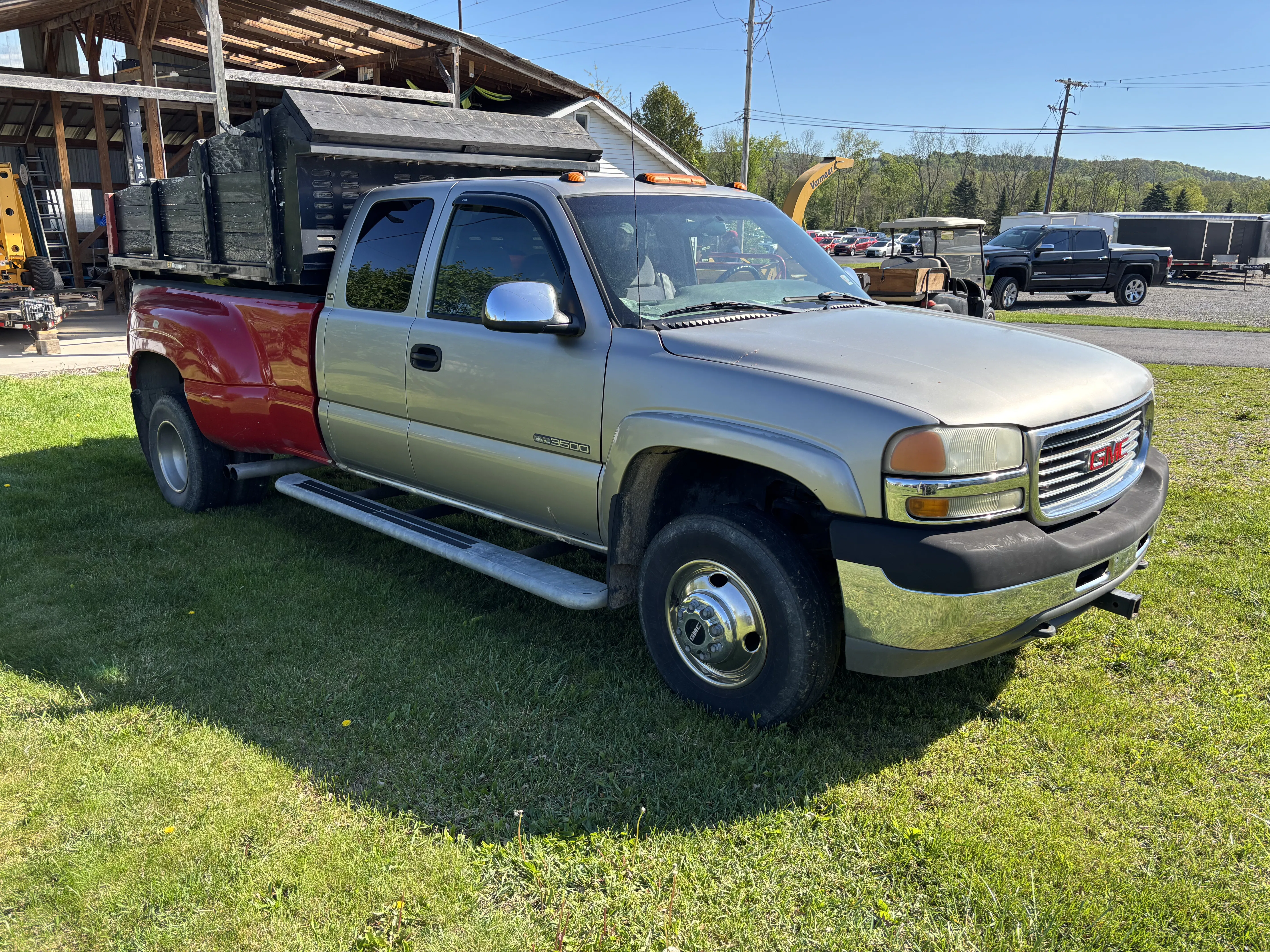 2001 GMC 3500 Equipment Image0