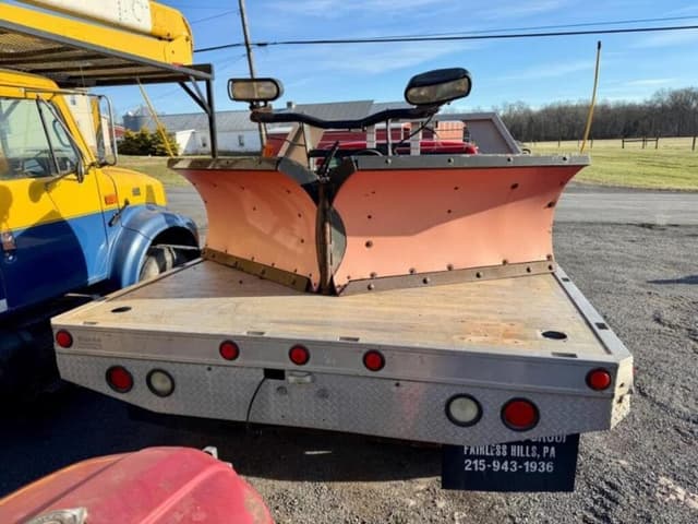 Image of GMC 3500 equipment image 2