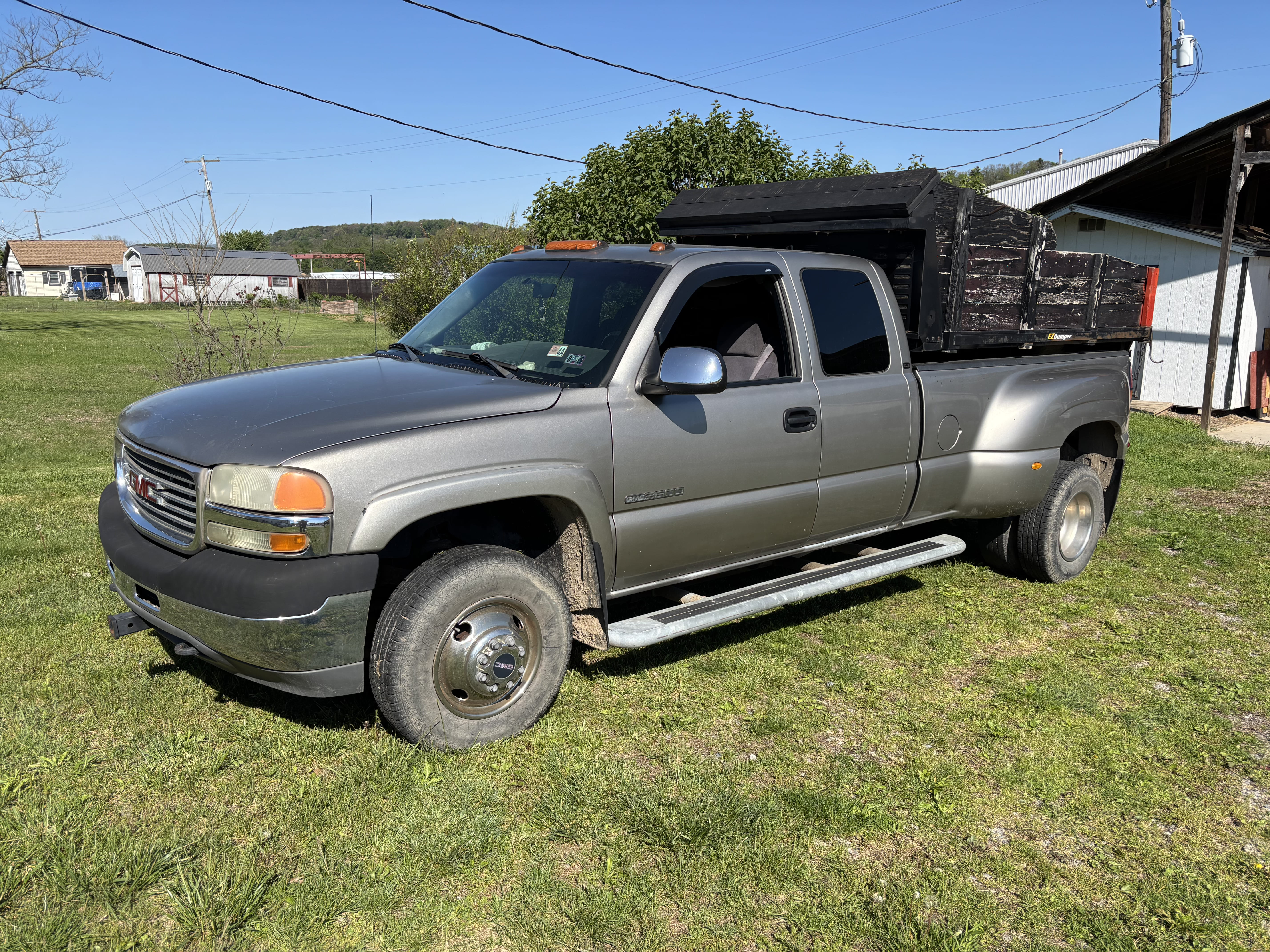 2001 GMC 3500 Equipment Image0