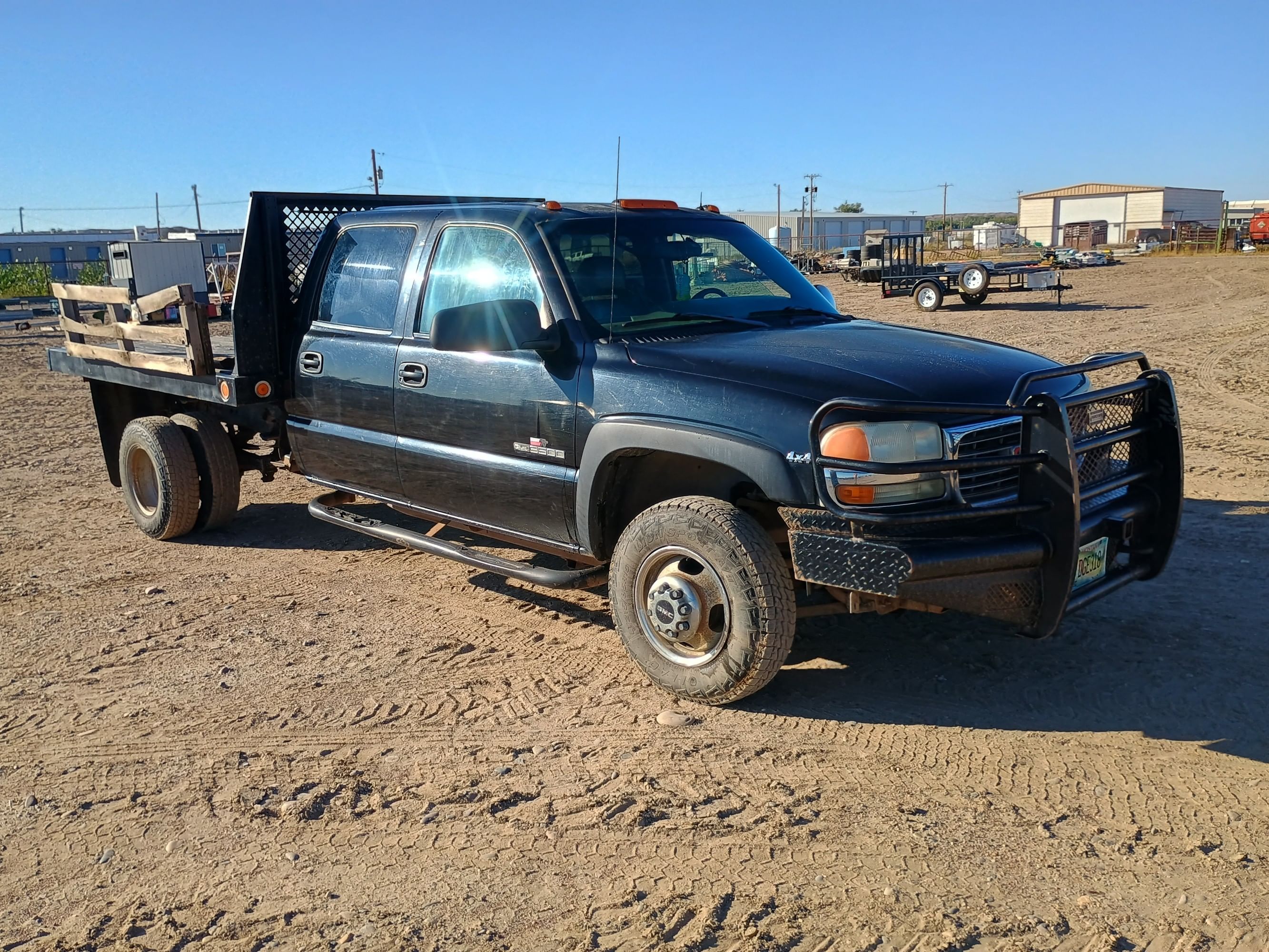 2001 GMC 3500 Equipment Image0