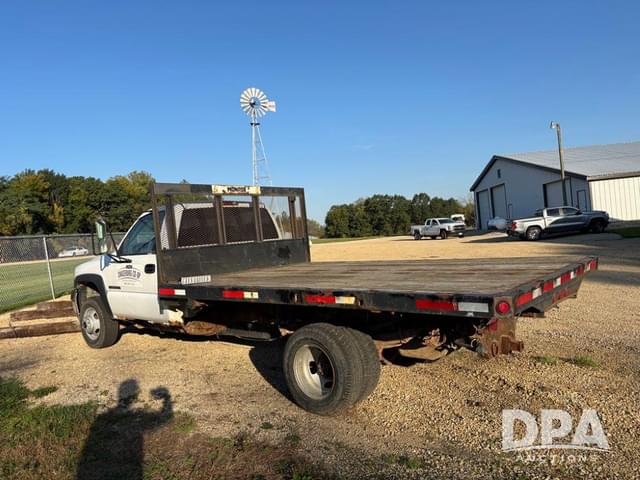 Image of GMC 3500 equipment image 3