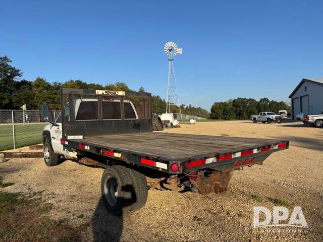 Image of GMC 3500 equipment image 4