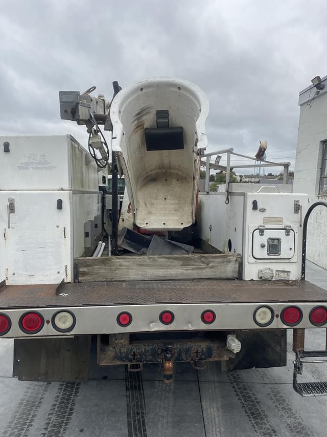 Image of GMC 4500 equipment image 4