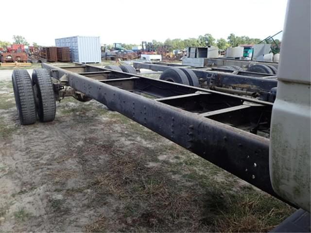 Image of GMC C6500 equipment image 4