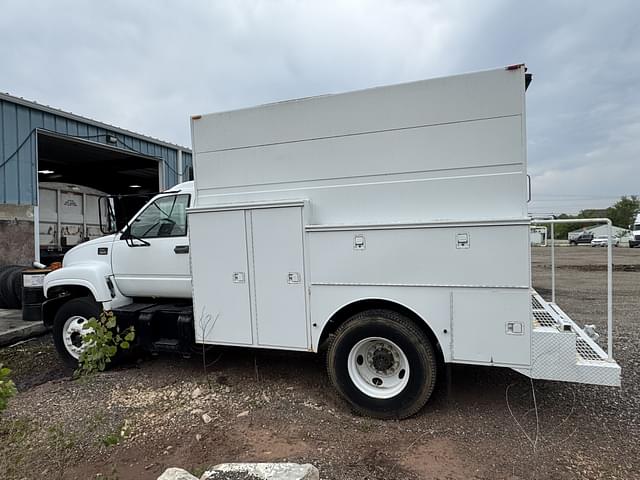 Image of GMC C6500 equipment image 4