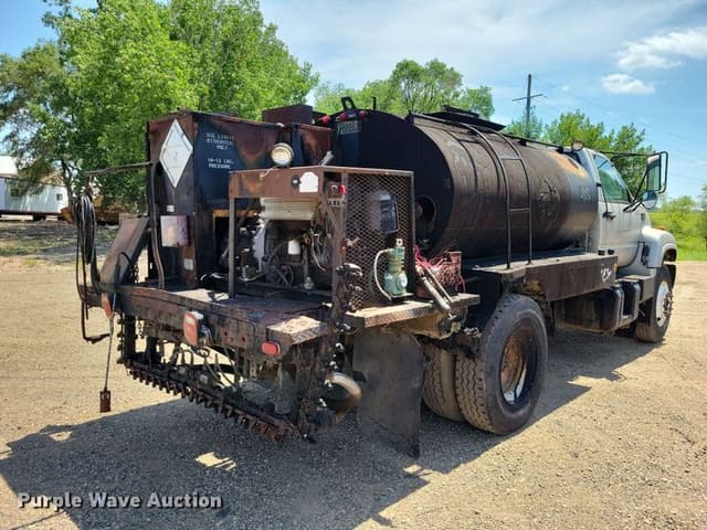 Image of GMC C6500 equipment image 4