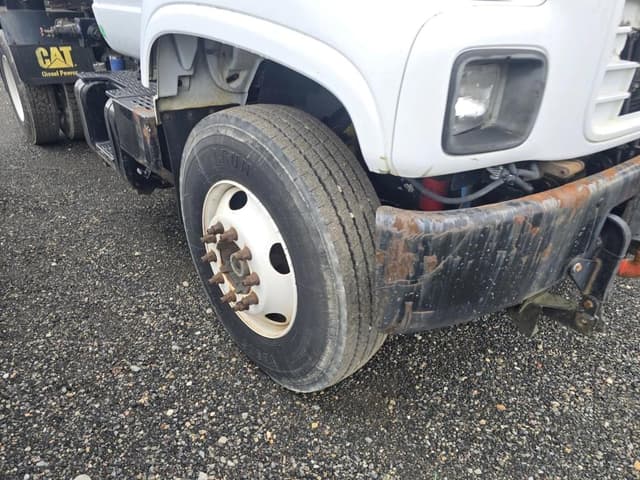 Image of GMC C6500 equipment image 2