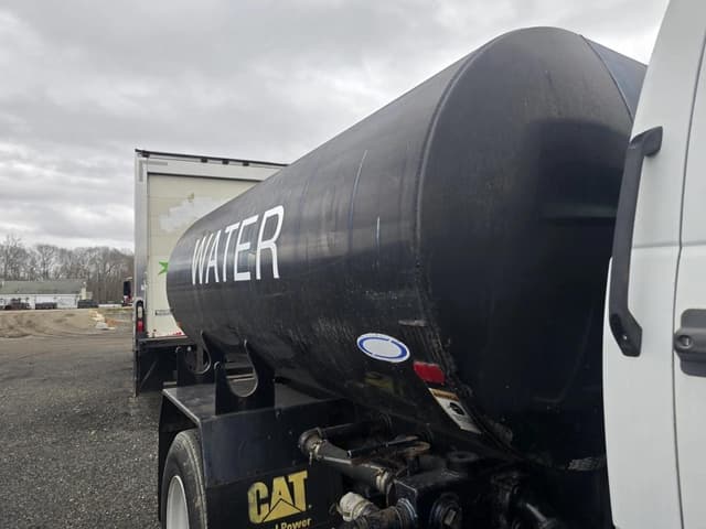 Image of GMC C6500 equipment image 3