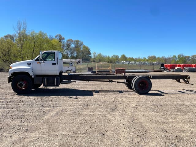 Image of GMC C7500 equipment image 2