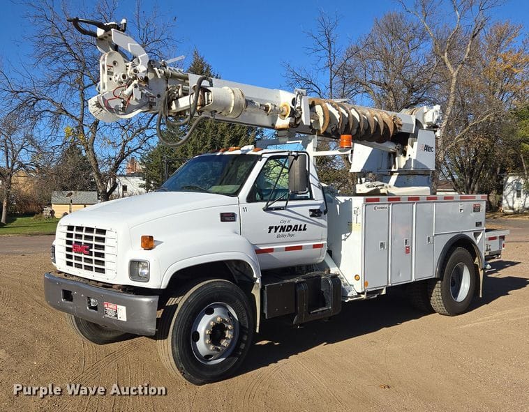 2001 GMC C7500 Equipment Image0