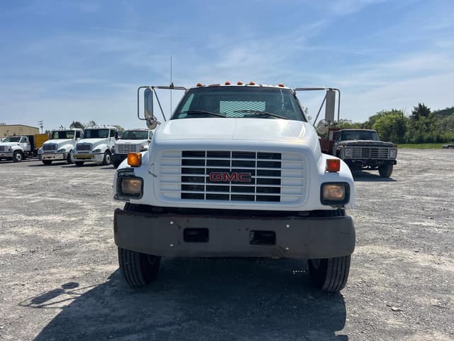 Image of GMC C7500 equipment image 3