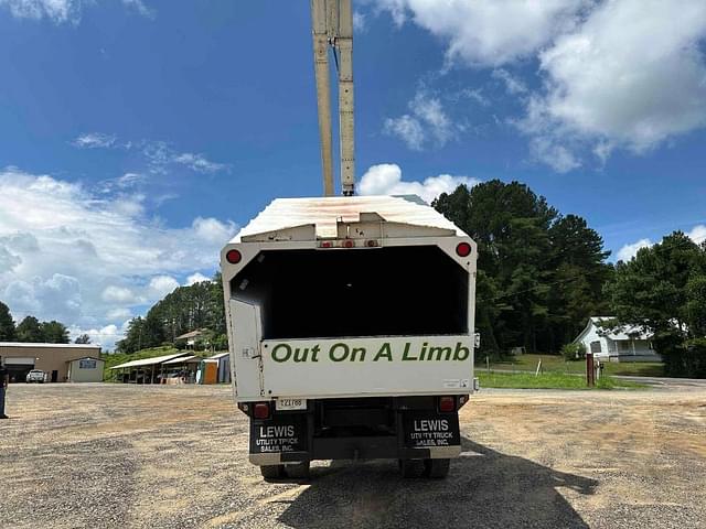 Image of GMC C7500 equipment image 3