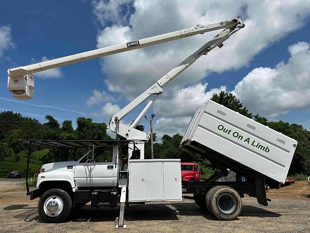 Image of GMC C7500 equipment image 1