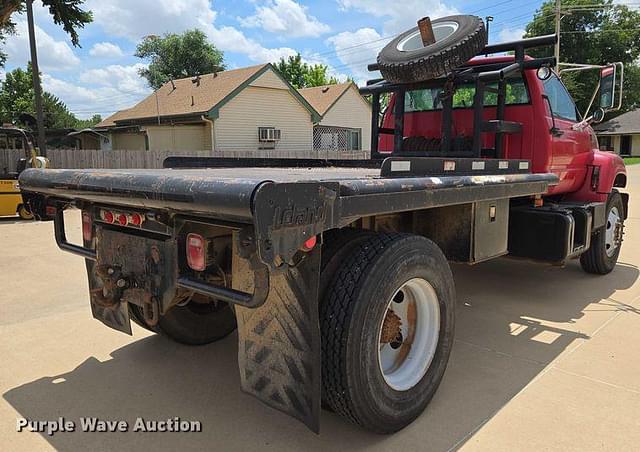 Image of GMC C7500 equipment image 4