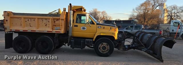 Image of GMC C8500 equipment image 3