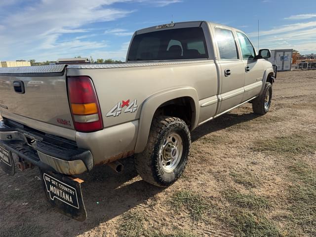 Image of GMC 2500HD equipment image 3