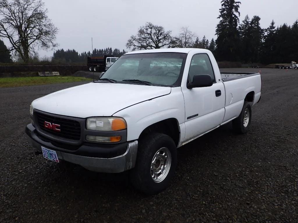 2001 GMC 2500 Equipment Image0