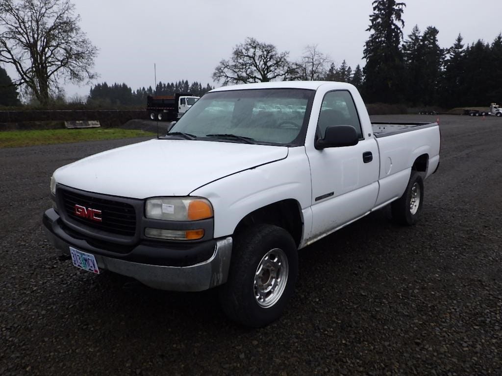 2001 GMC 2500 Equipment Image0
