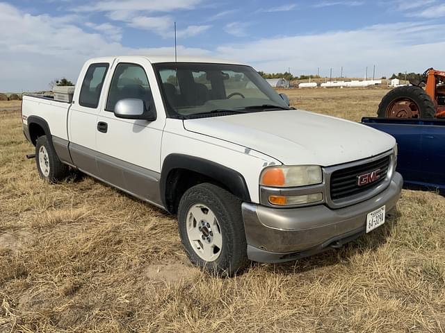 Image of GMC Sierra equipment image 3