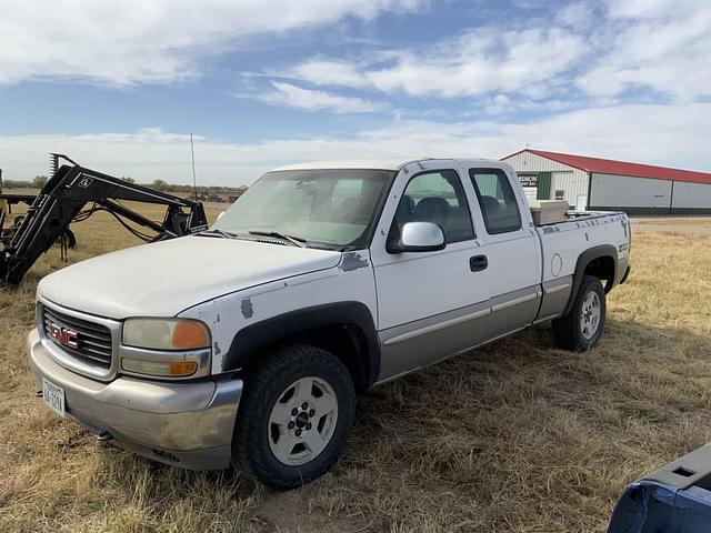 Image of GMC Sierra equipment image 1