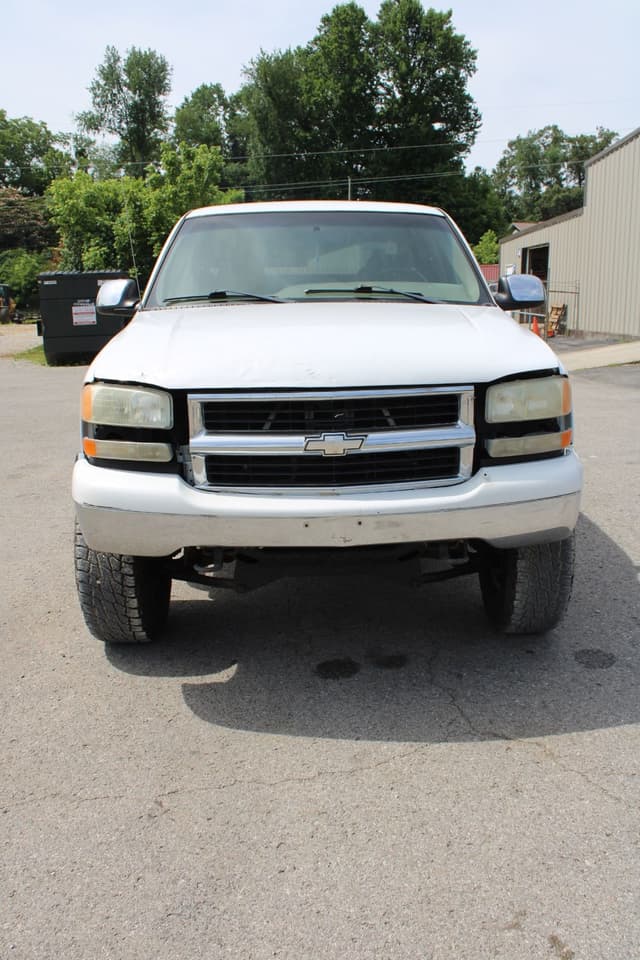 Image of GMC 1500 equipment image 2