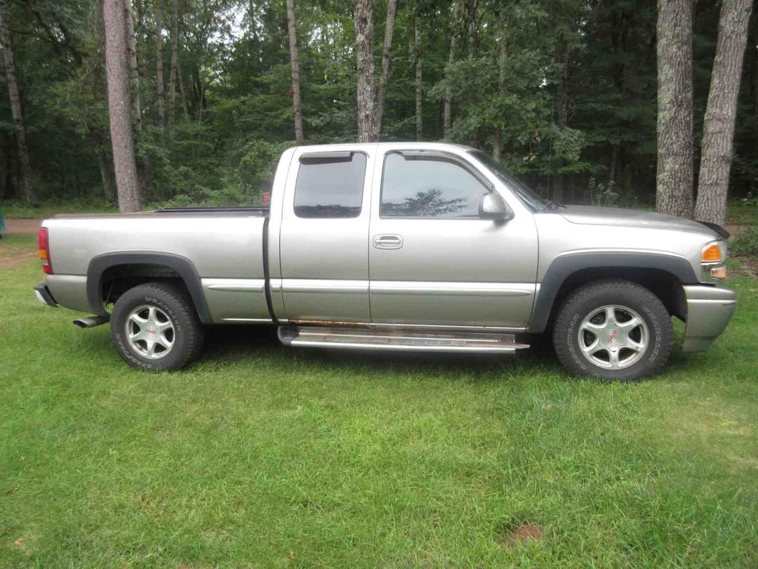 Image of GMC Sierra 1500 Primary image