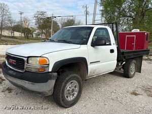 2001 GMC 2500HD Image