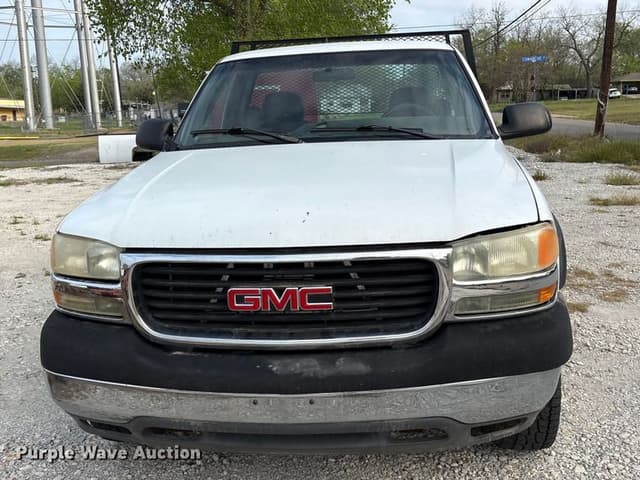 Image of GMC 2500HD equipment image 1