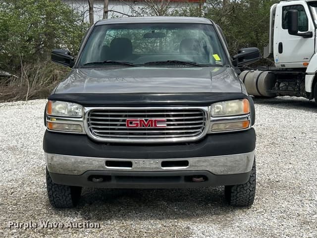 Image of GMC 2500HD equipment image 1