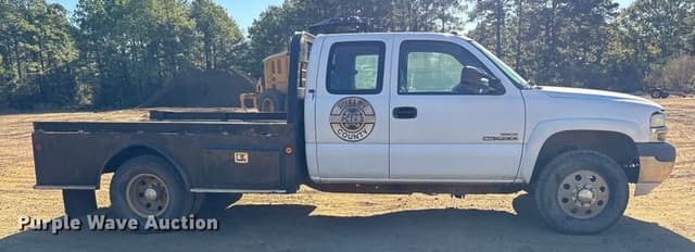 Image of GMC 3500 equipment image 3